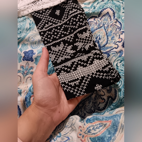 SOLD Girls matching outfit - Picture 2 of 4